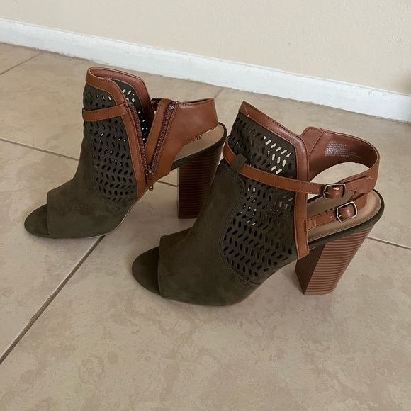 JustFab Kessie Booties - Picture 1 of 9